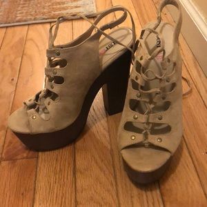 Tie up heels
